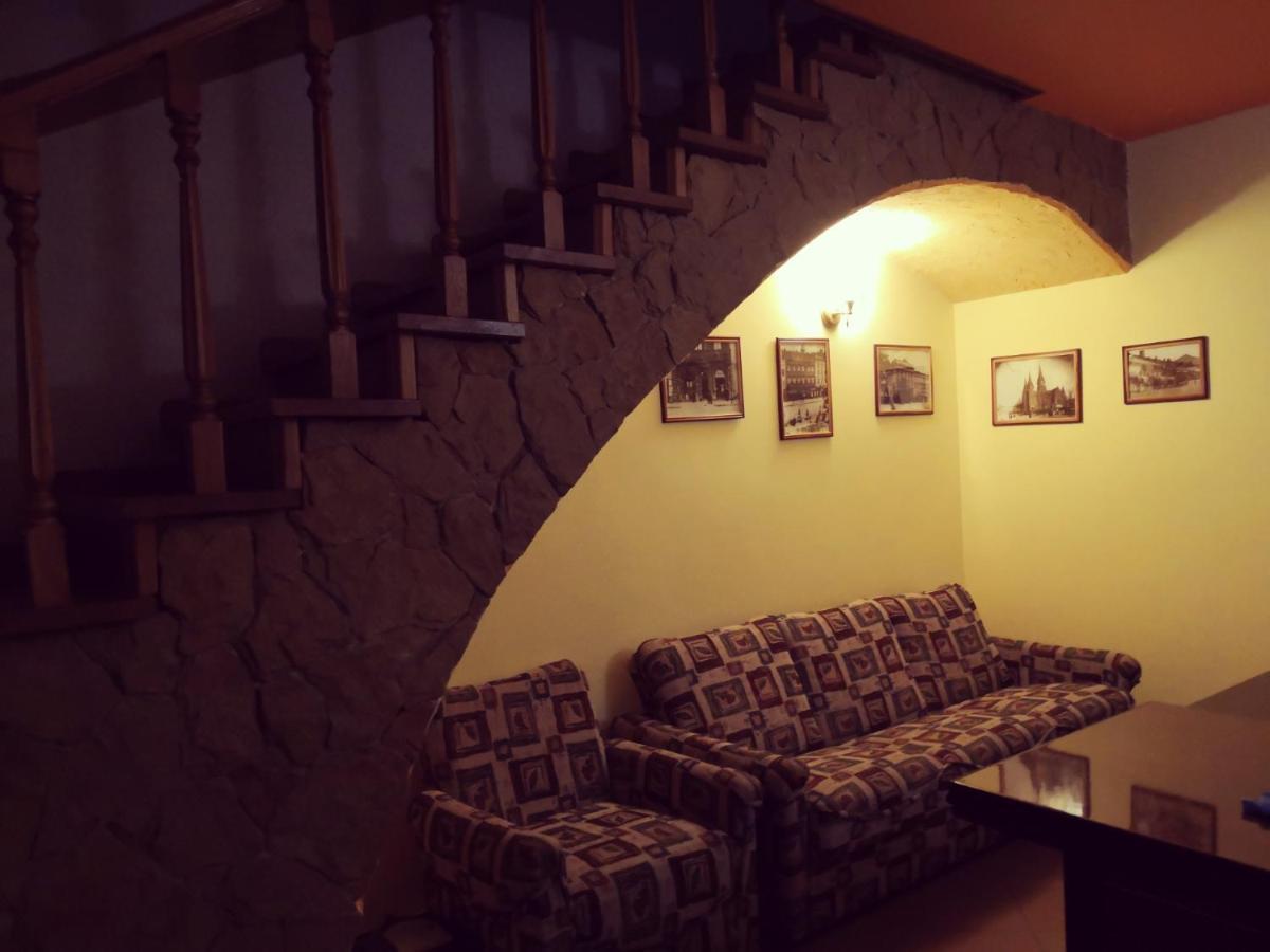 Apartament-Minihotel Elpida 리비프 외부 사진