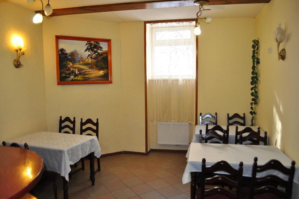 Apartament-Minihotel Elpida 리비프 외부 사진