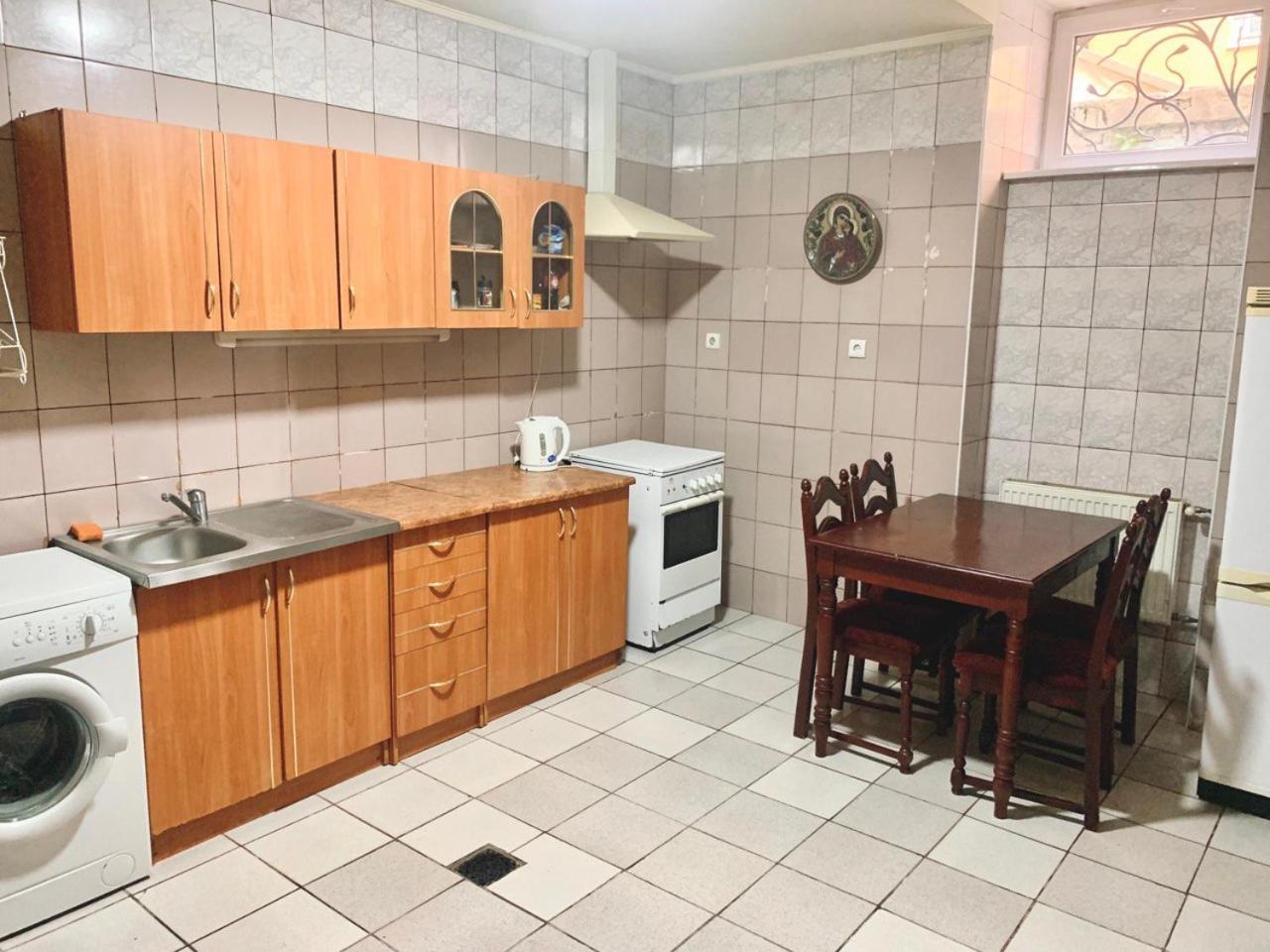 Apartament-Minihotel Elpida 리비프 외부 사진